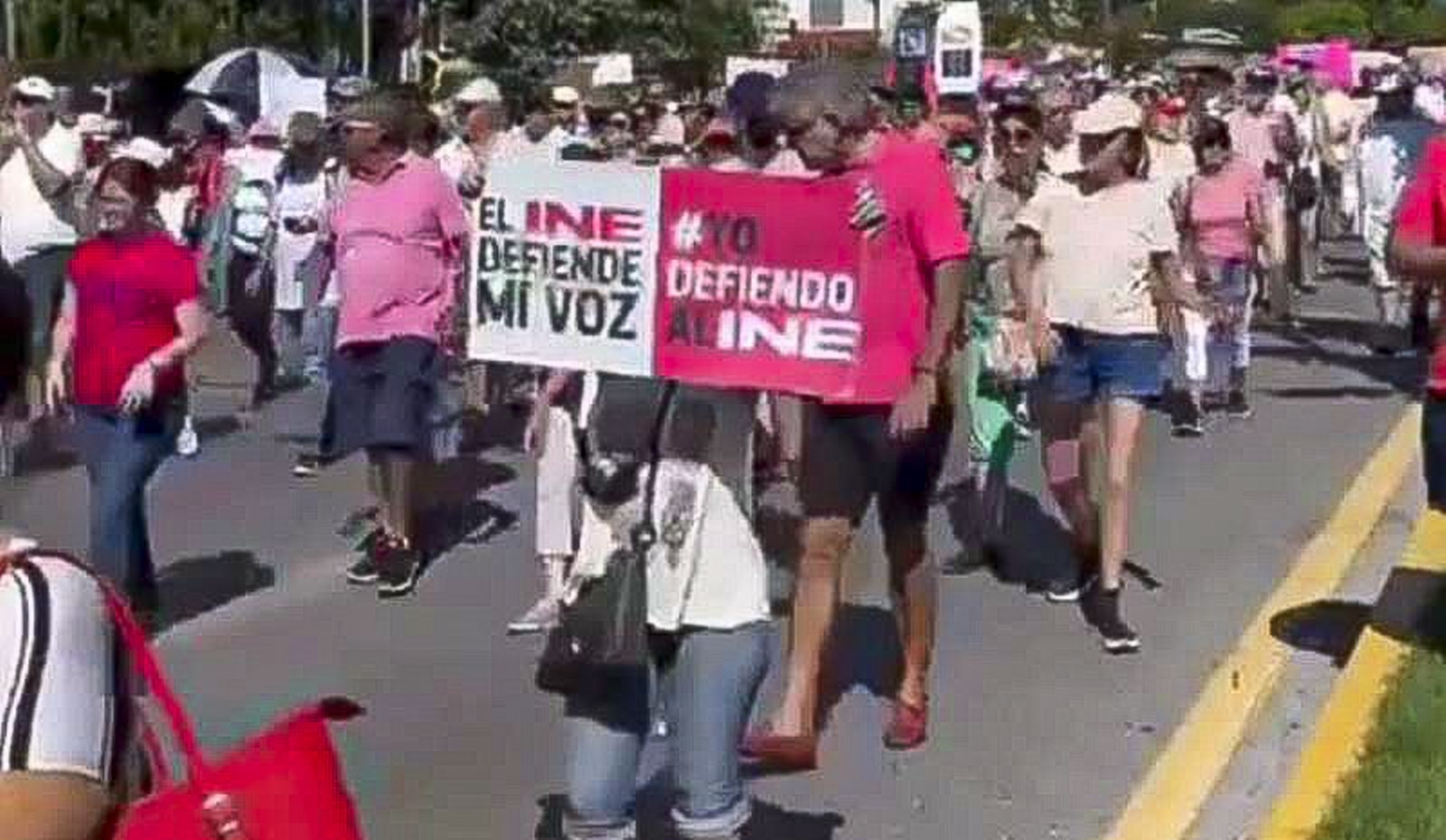 Se solicitó acudir con una playera rosa