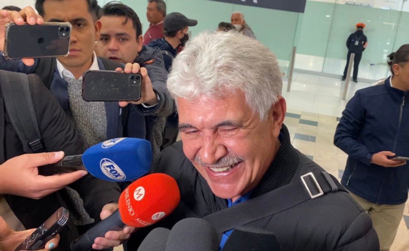 Tuca Ferretti ya firmó con el Cruz Azul