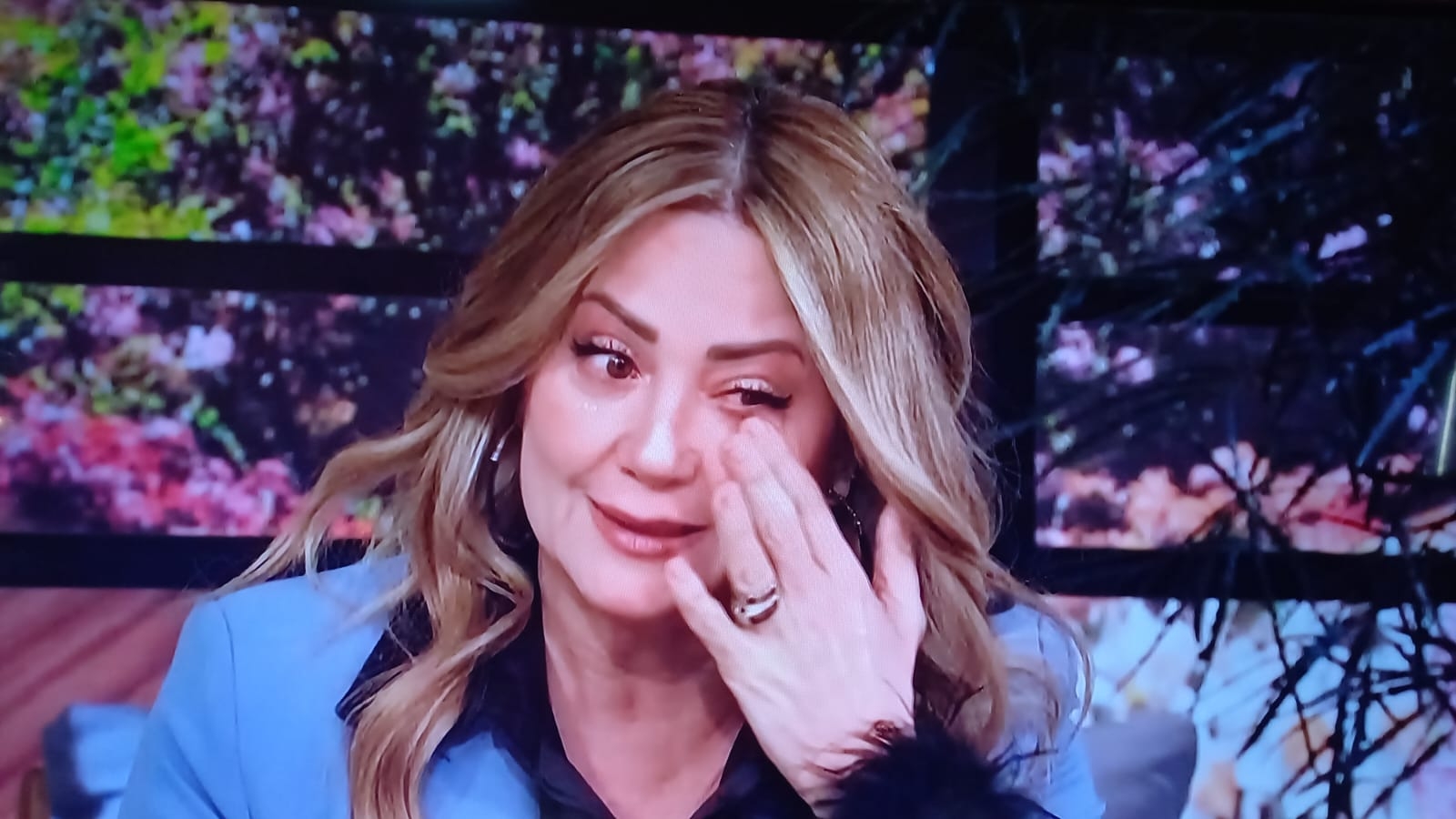 ¡Llorando y facturando! Andrea Legarreta habla sobre su separación; la apapachan en 'Hoy': VIDEO