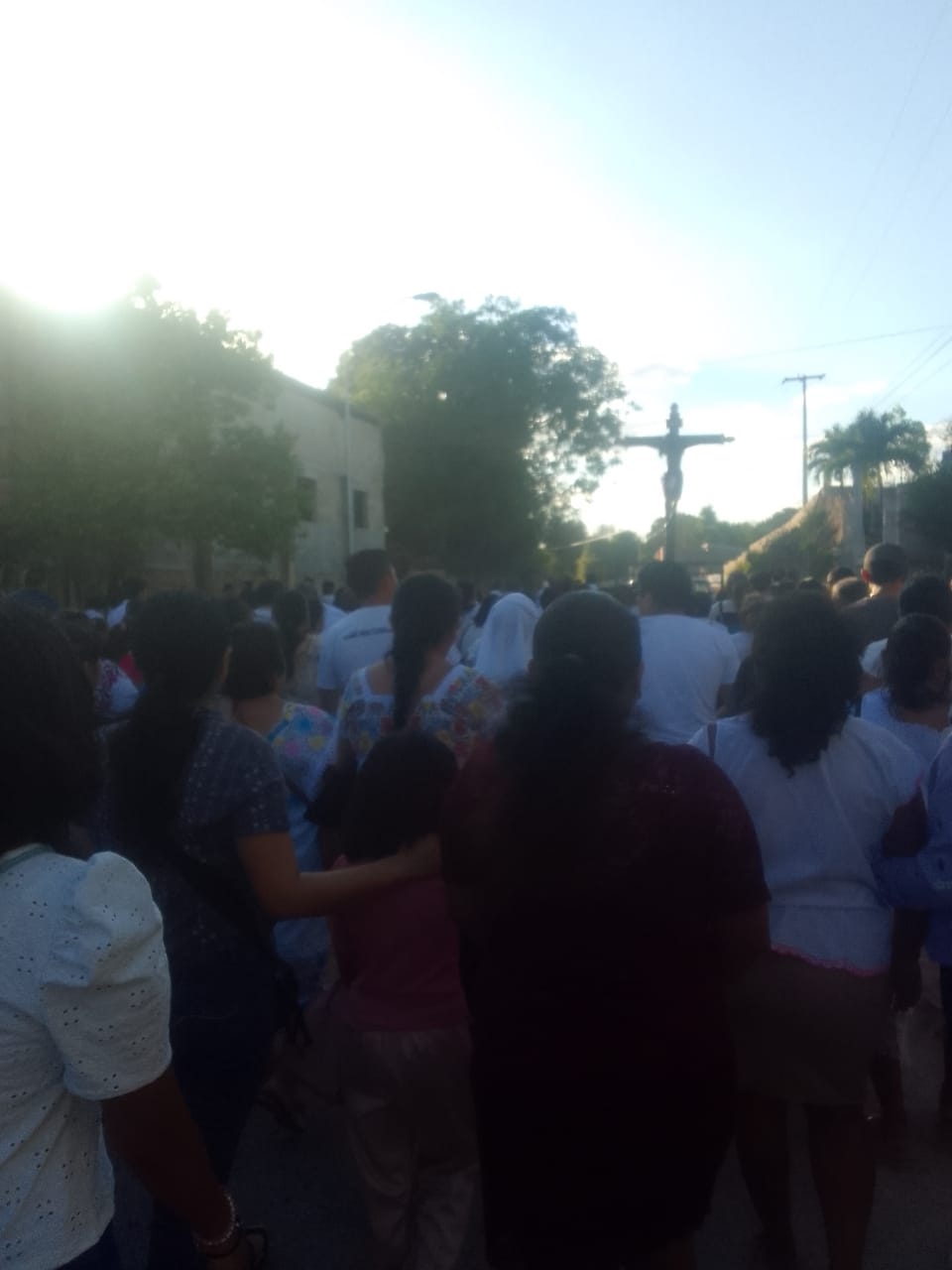 Feligreses celebran al Santo Cristo en la Parroquia de la Asunción en Peto