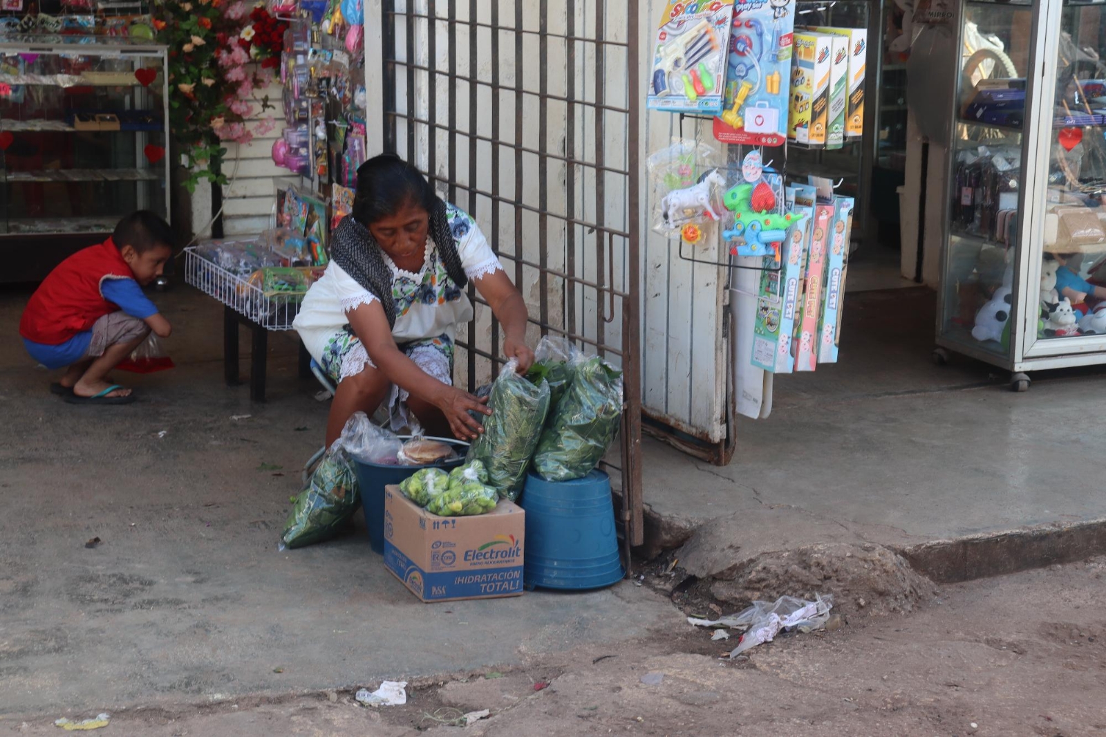 Habitantes de la localidad señalan que compran poca comida debido a que viven al día con sus gastos