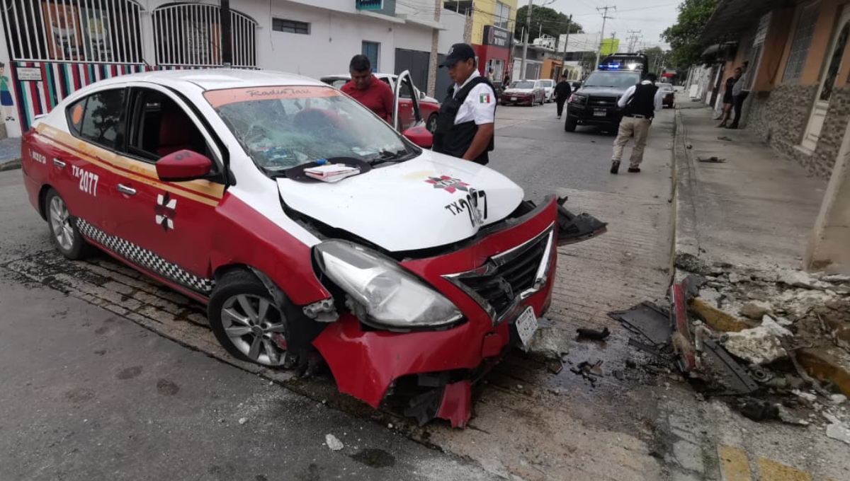 El chofer resultó con lesiones y fue trasladado de inmediato a un hospital de la ciudad