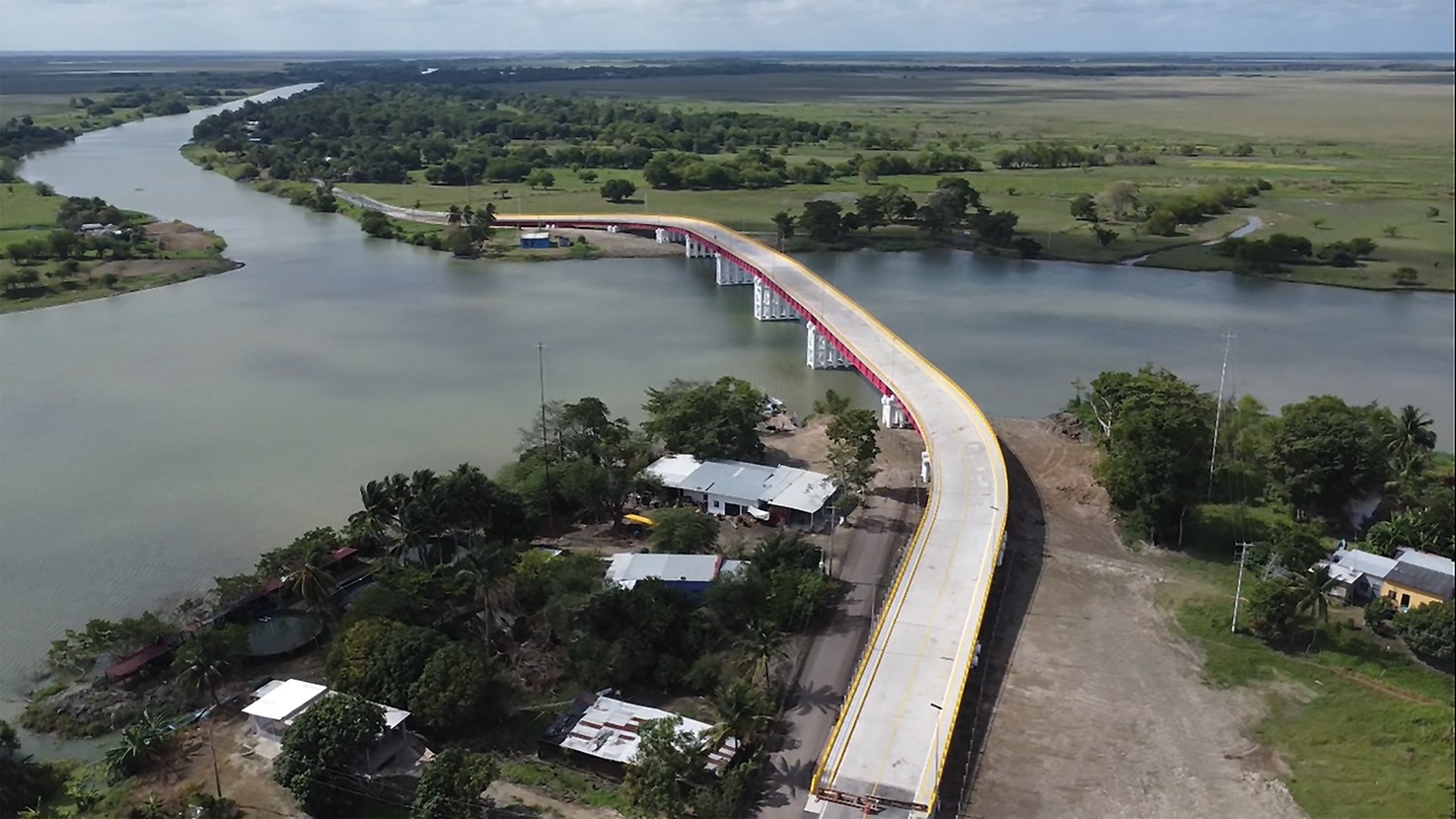 Gobierno de México entrega el puente 'Quintín Arauz' en Centla, Tabasco