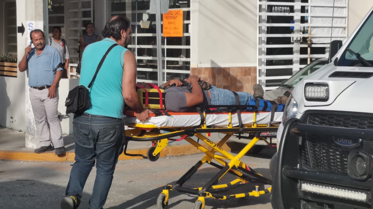 Motociclista fracturado por choque con camioneta en Ciudad del Carmen