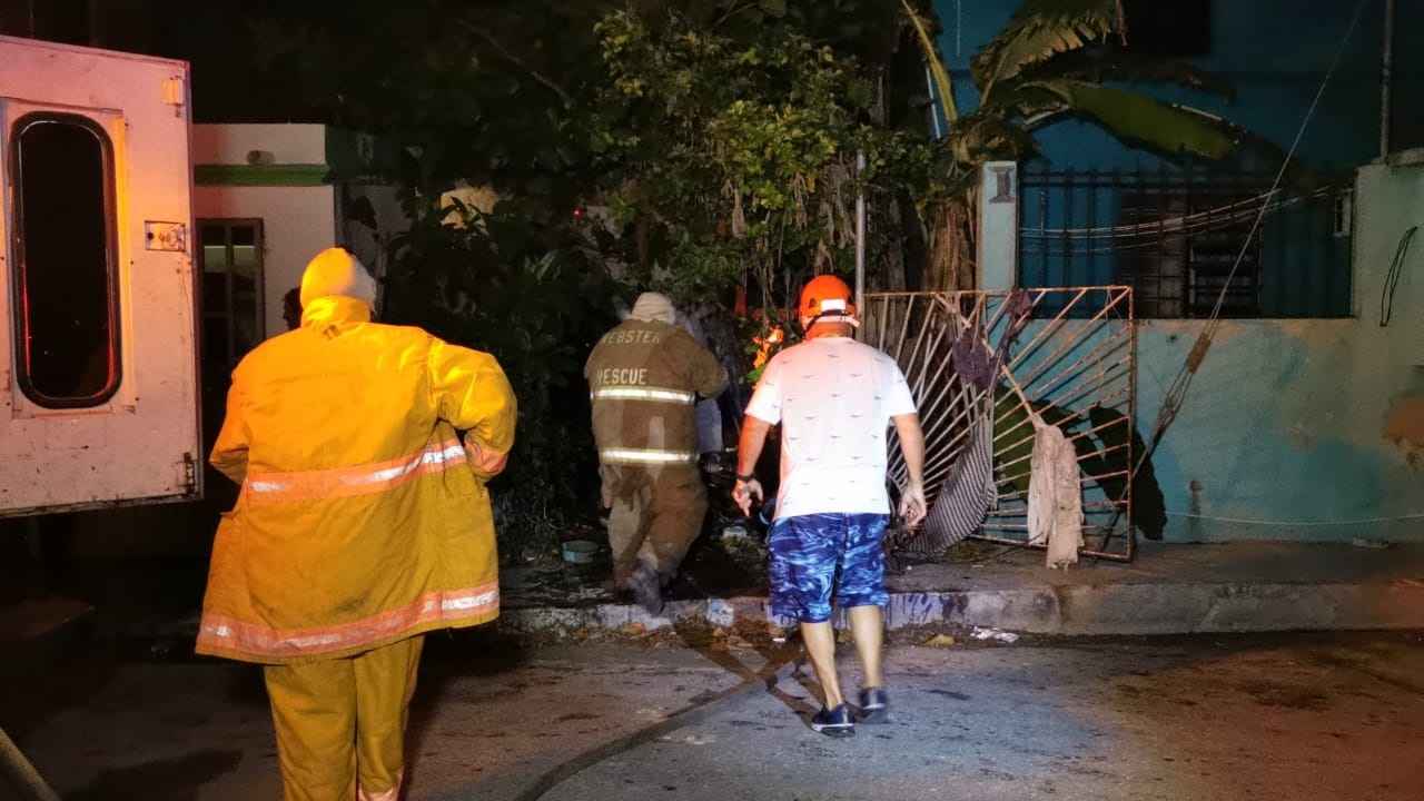 Un panadero casi muere quemado por un incendio provocado al interior de su casa en Ciudad del Carmen