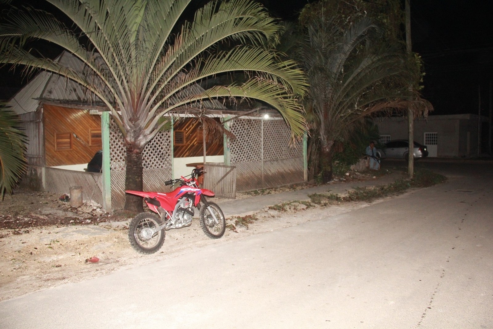 El Comisariado Ejidal se trasladaba en una motocicleta, la cual fue abandonada cuando lo privaron de su libertad