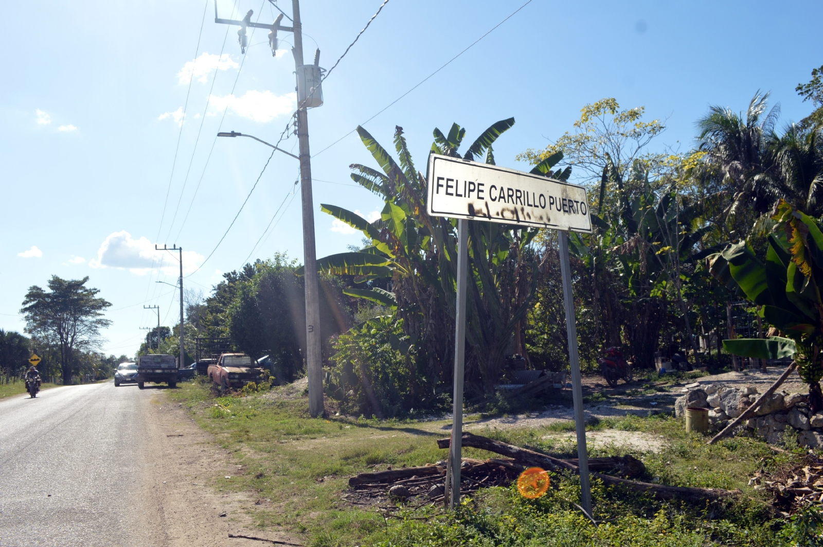 Pobladores de Champotón bloquearon carreteras para exigir justicia por la muerte de un párroco