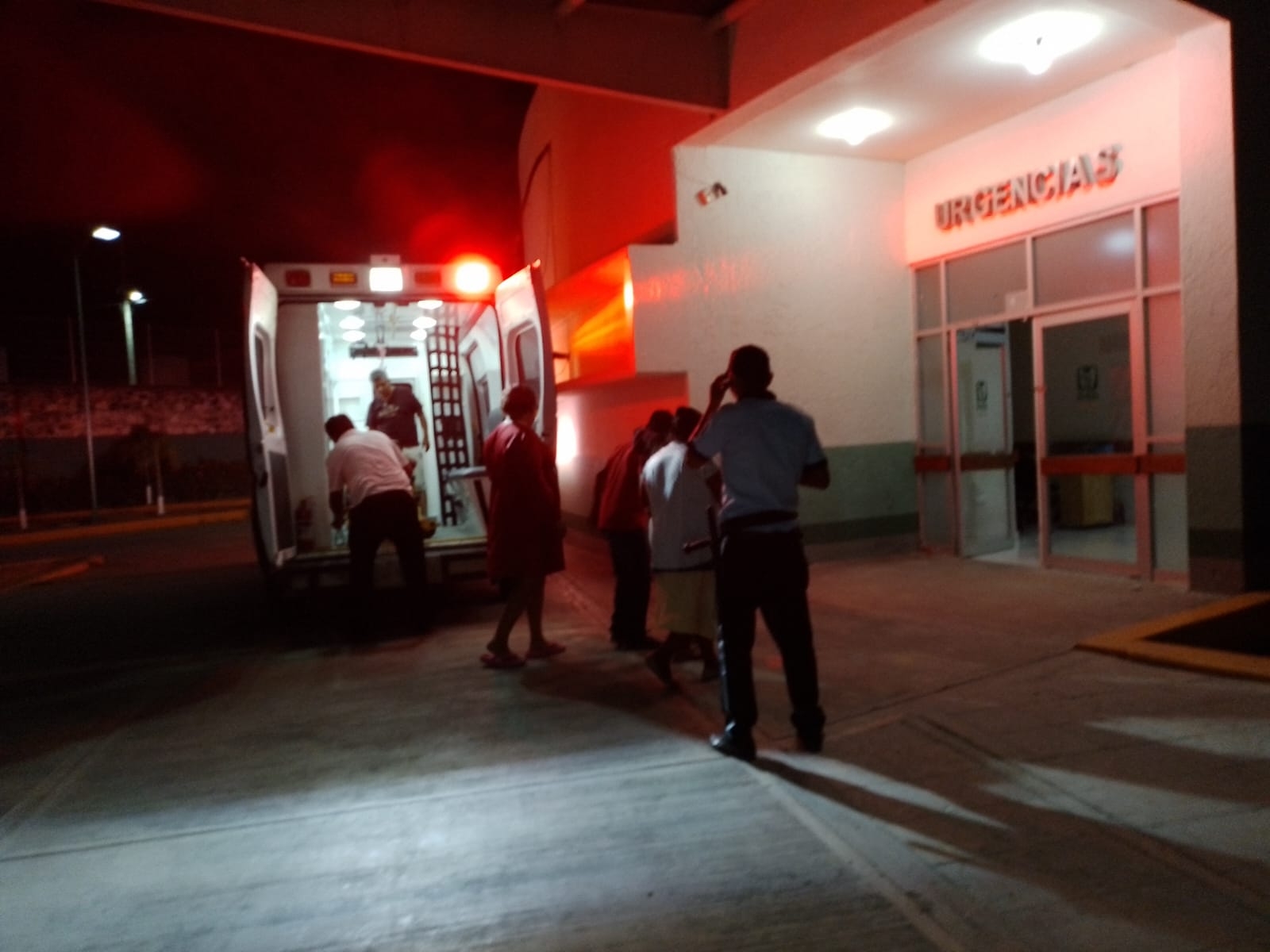 Ambos pasajeros fueron trasladados a un hospital de Escárcega