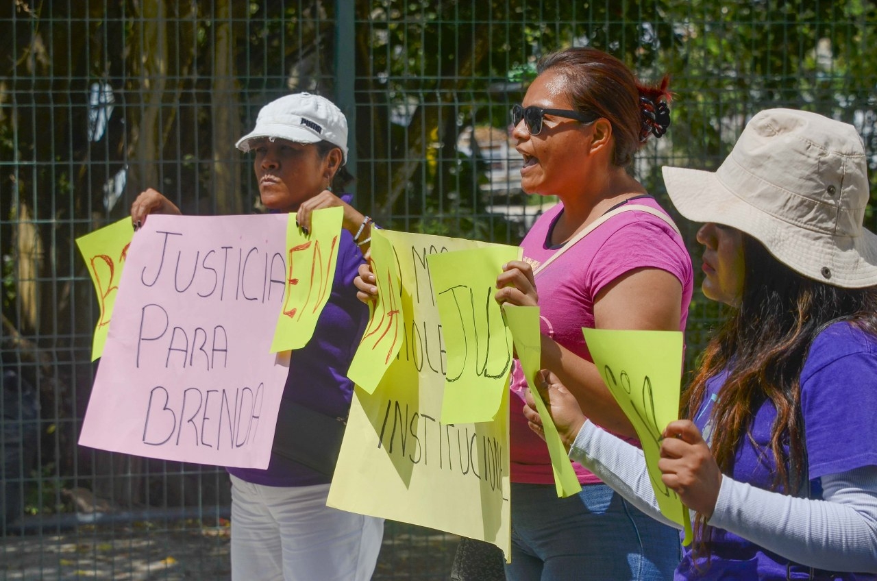 Feministas en Cancún exigen justicia para Brenda, la primer víctima mortal de violencia vicaria