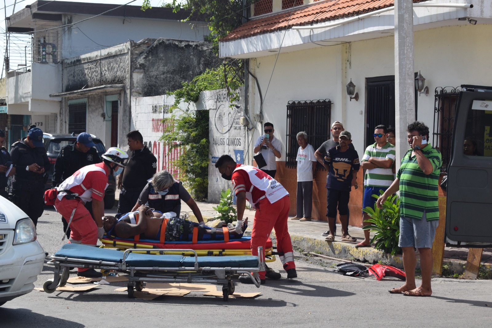 El menor de 4 años y el joven de 24 fueron trasladados al hospital O'Horán de Mérida