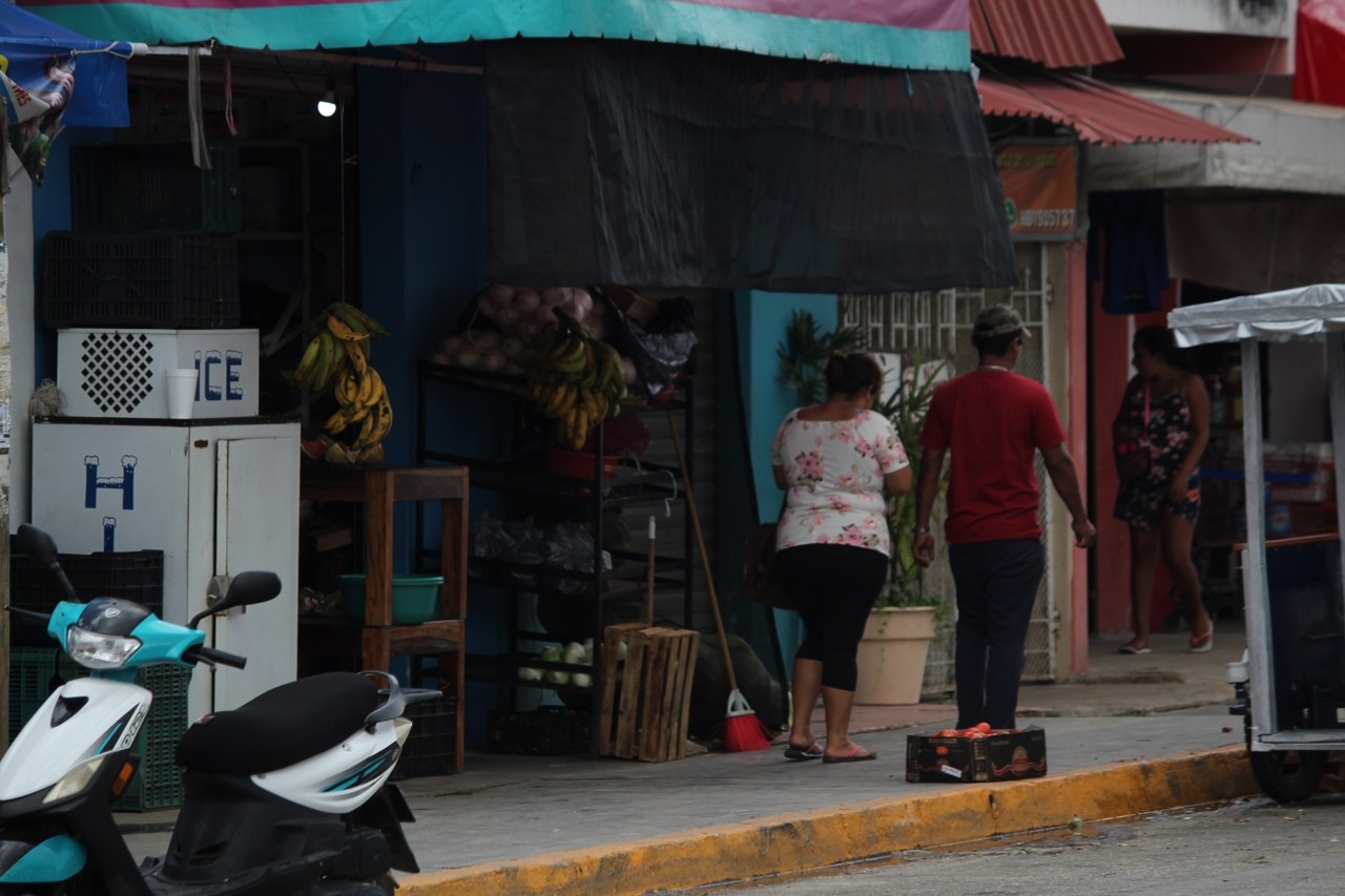 Obras del Tren Maya en Puerto Morelos, beneficio para comerciantes, destacan