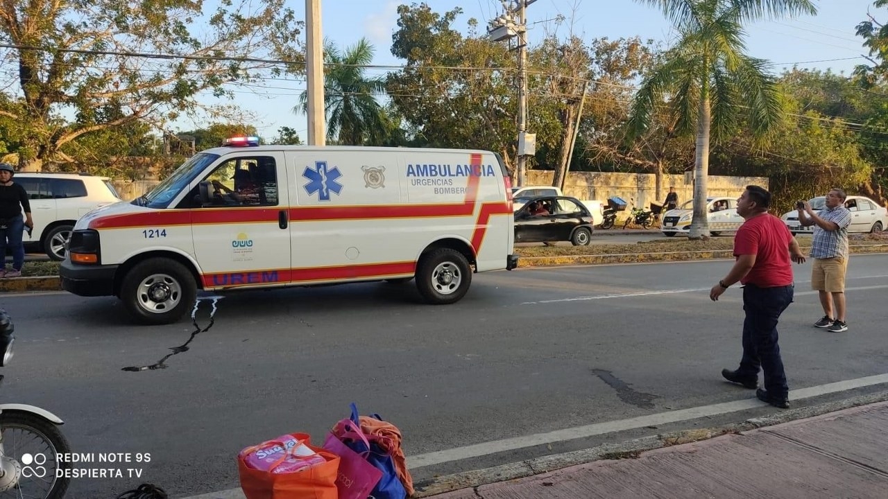 Taxista atropella a un motociclista en Chetumal