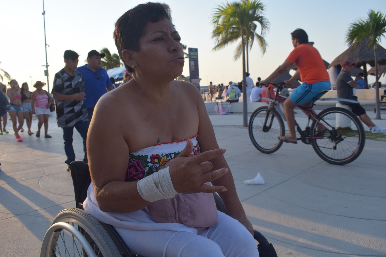 Mujer se queja de 'Playa Incluyente' en Progreso; no cuenta con personal ni asistencia policiaca