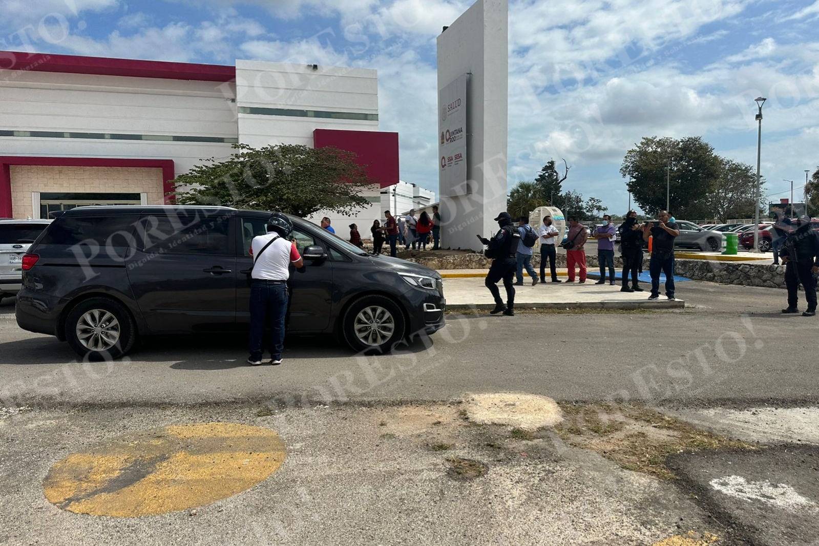 Los sujetos llegaron a bordo de dos camionetas, mismas que fueron aseguradas