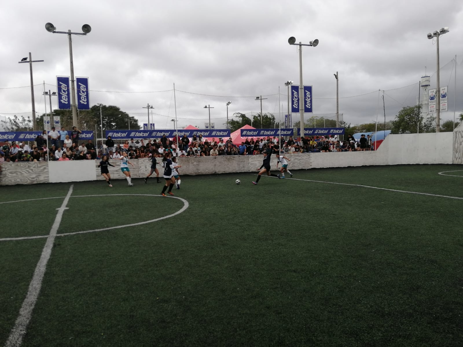 ¡Bajo lluvia! equipos disputan la final de Copa Faro de futbol en Mérida: EN VIVO