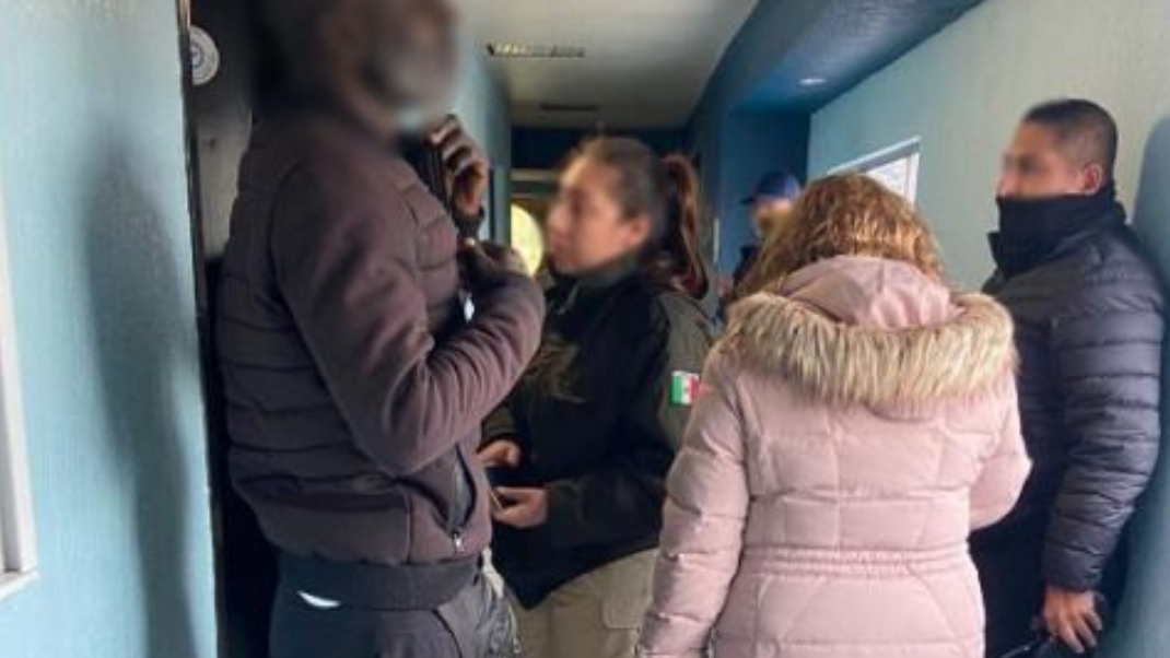 Migración rescata a 79 extranjeros hacinados en cuartos de hotel en Tijuana