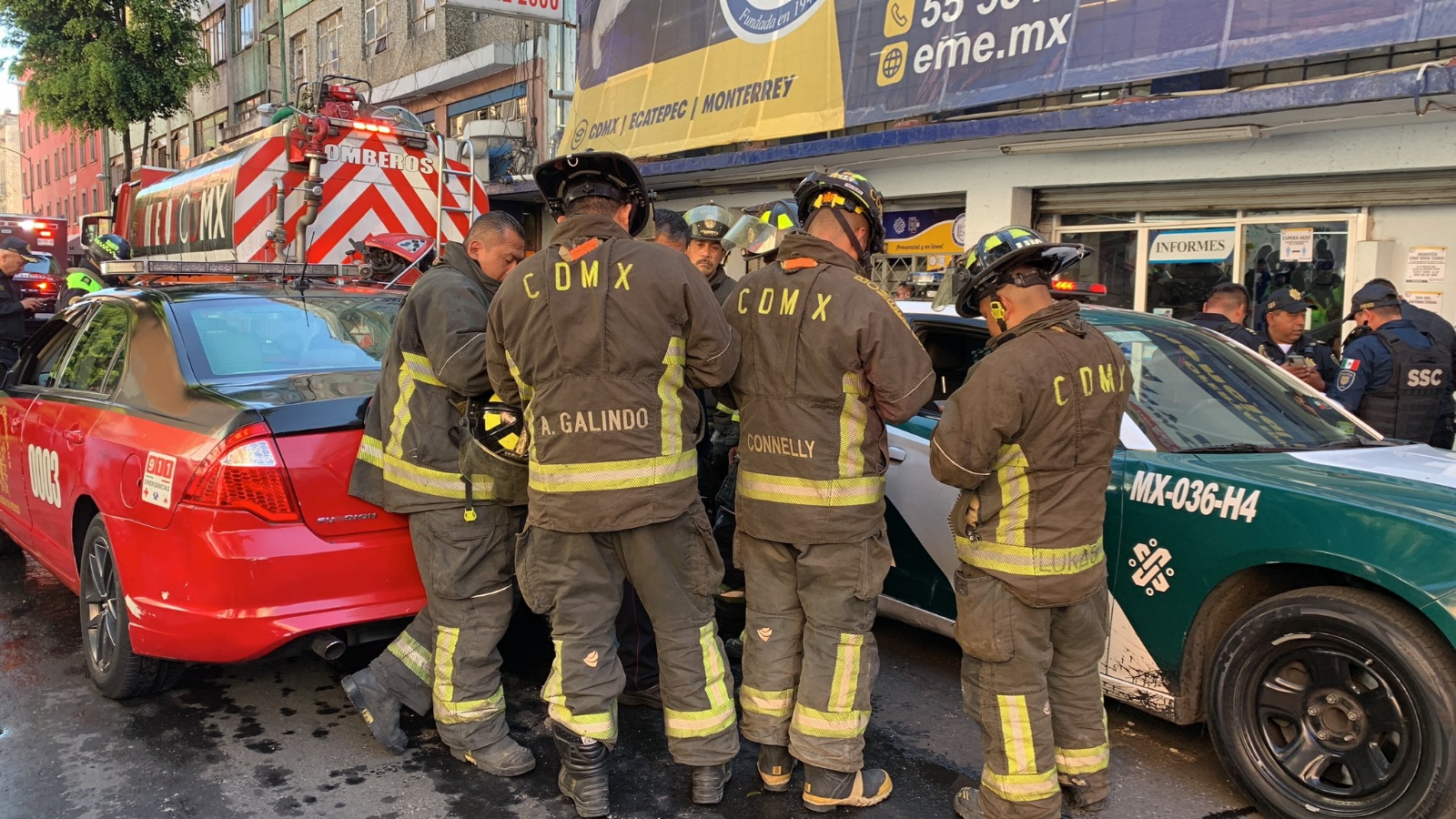 Los bomberos llegaron a la escuela para controlar la zona del incidente