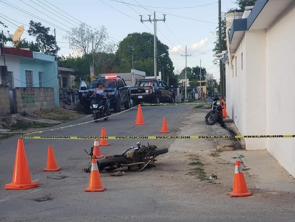 El hombre logró avanzar varios metros antes de derrapar