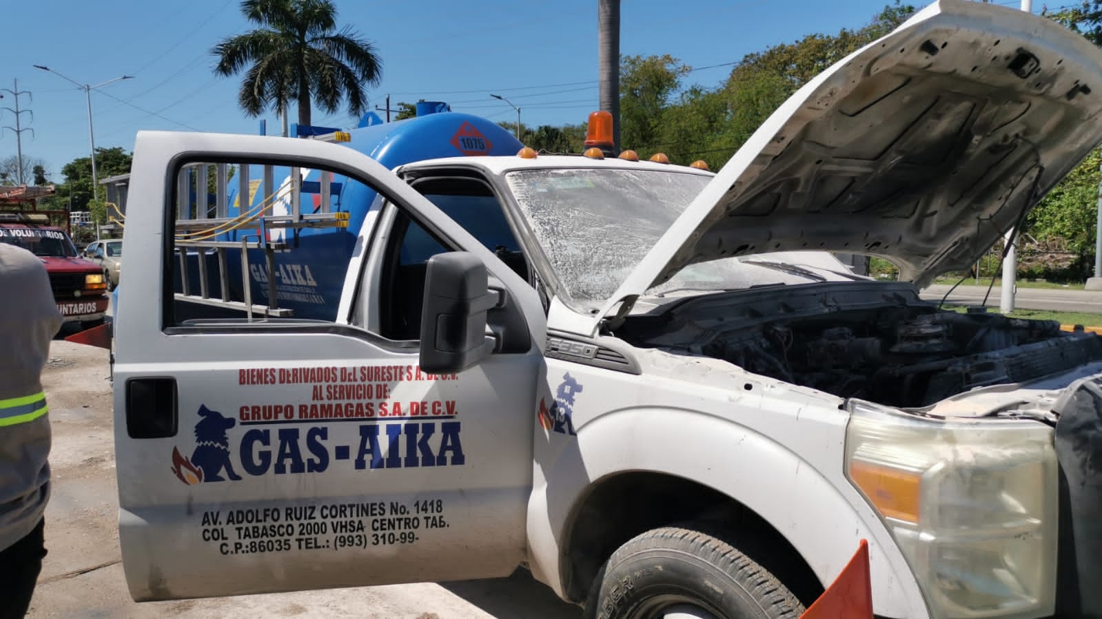 Presunto incendio de una pipa de 'Gas-Aika' causa pánico en Ciudad del Carmen