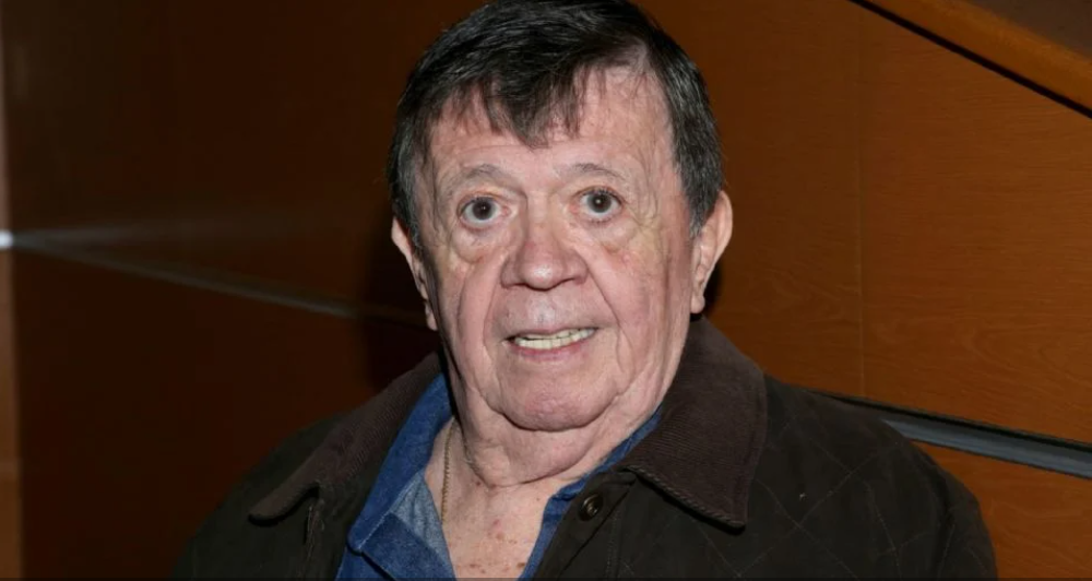 Venden crendencial del INE de "Chabelo" en internet; esto es lo que cuesta