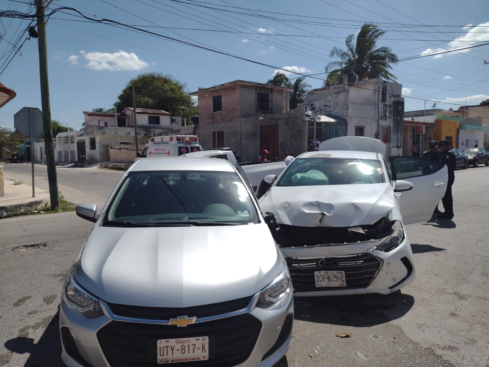 Los dos autos involucrados en el choque en Progreso presentaron daños materiales