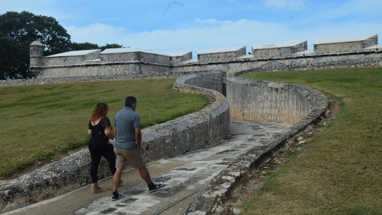 El baluarte de San Miguel alberga el Museo de Arqueología Maya