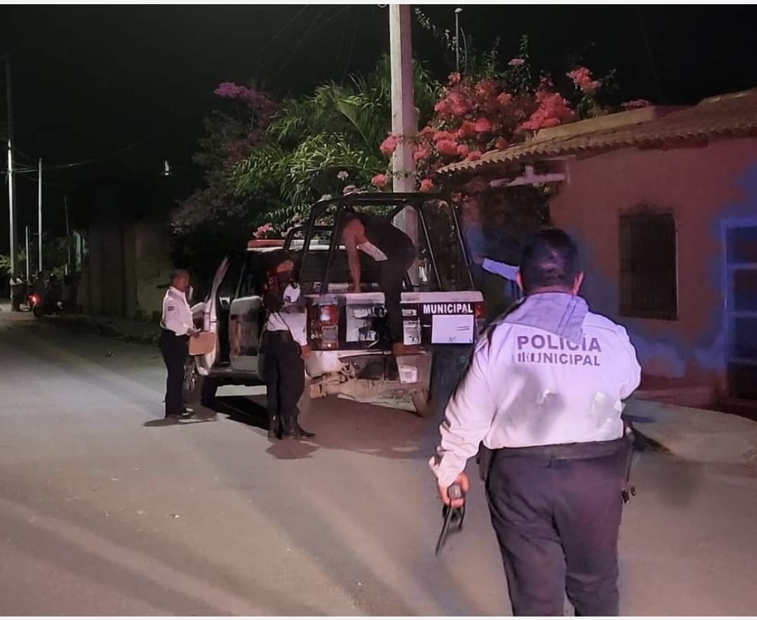 Motociclista ebrio arrolla a dos niños sobre la banqueta en Champotón