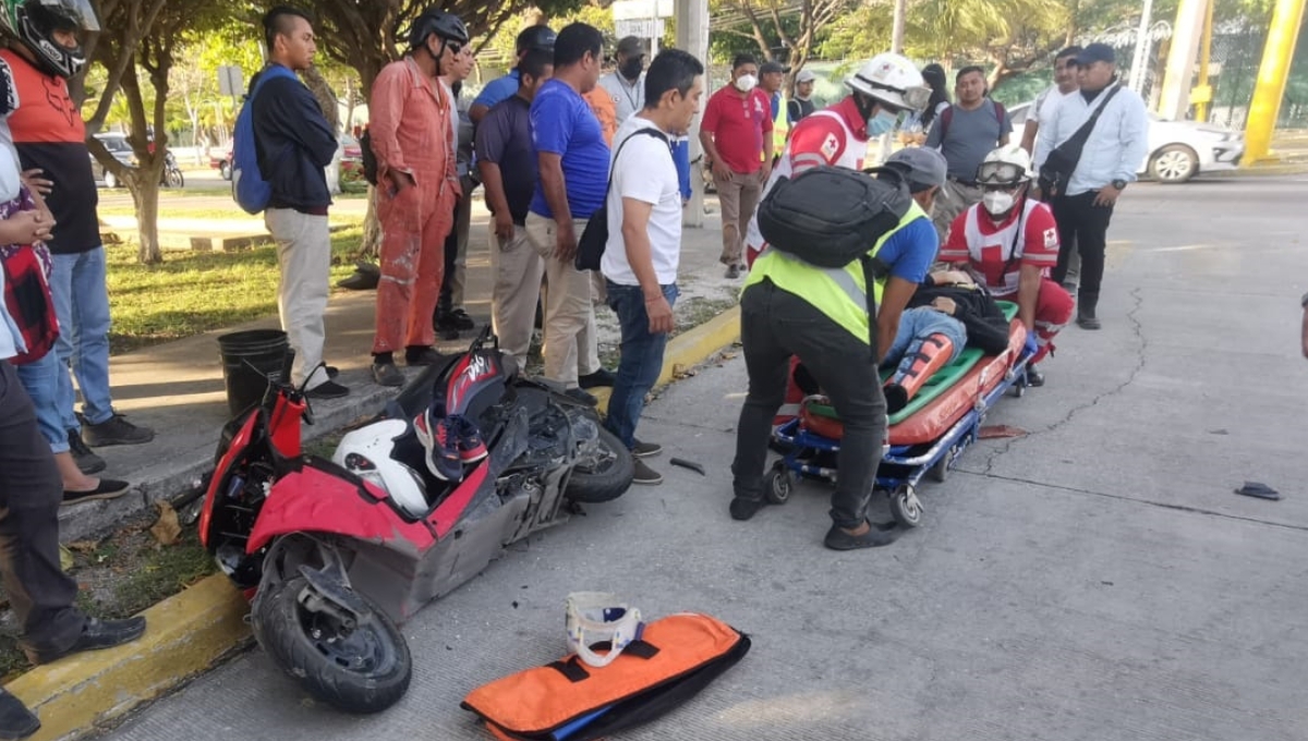 Menor de edad queda con fractura de cráneo al ser arrollado en Ciudad del Carmen