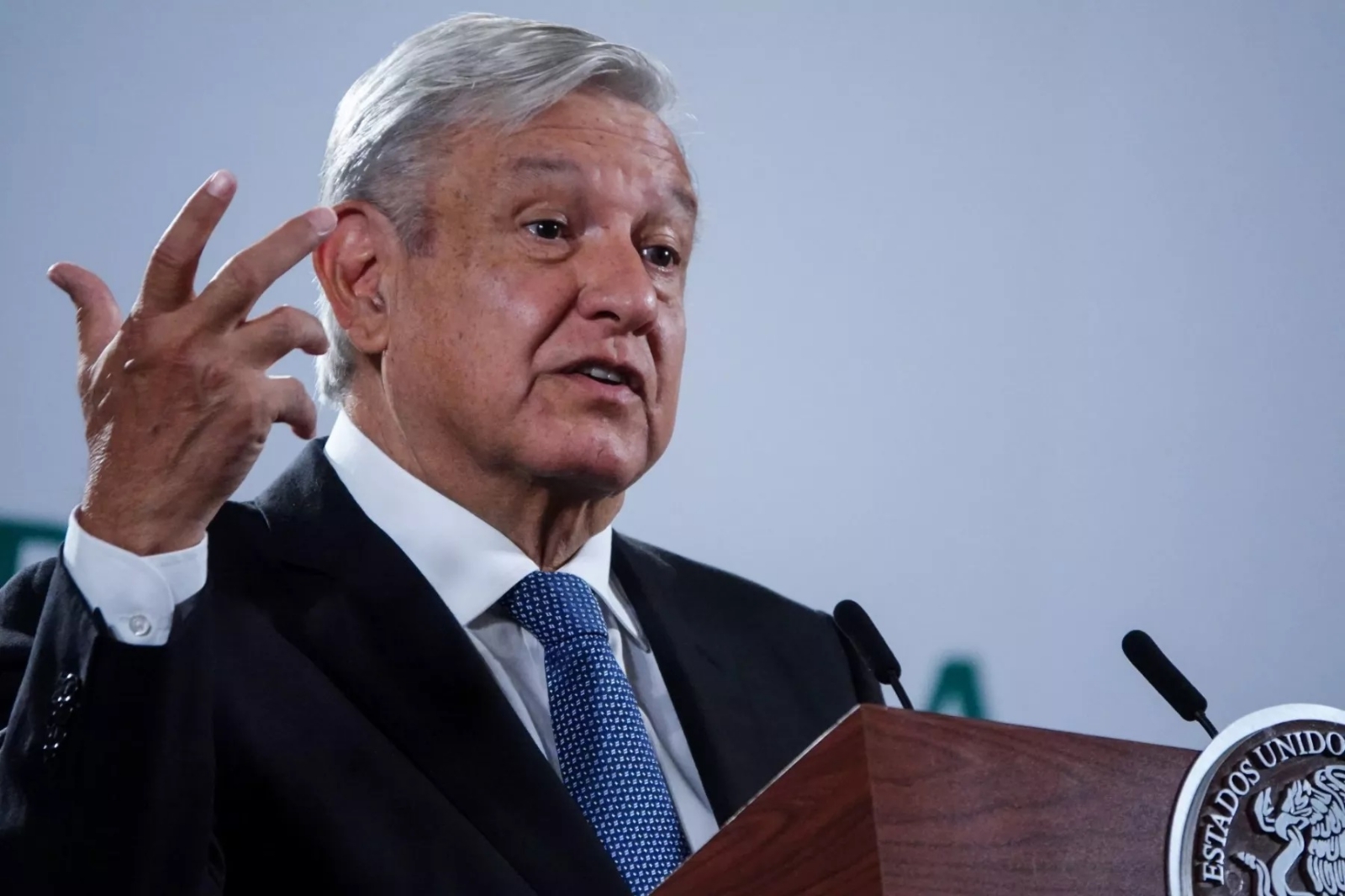 AMLO acusa millonario finiquito de Edmundo Jacobo tras su renuncia al INE