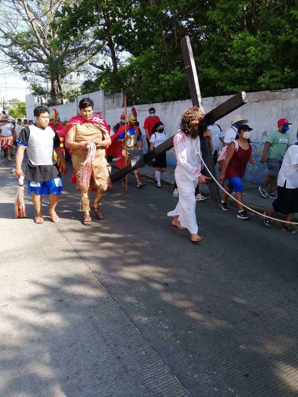 Viacrucis en Ciudad del Carmen, en crisis por falta de actores