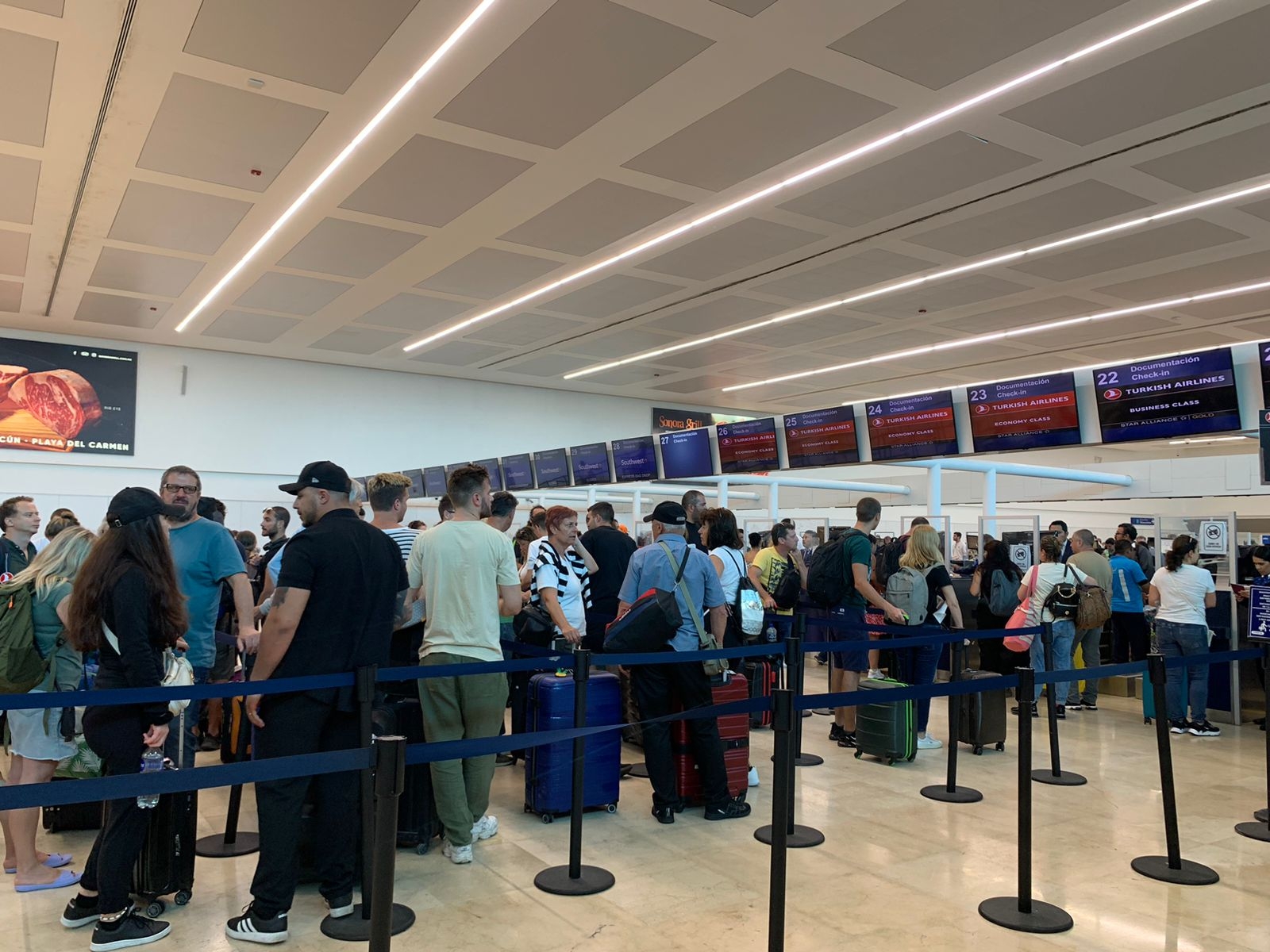 Se demoran cinco vuelos a Estados Unidos desde el aeropuerto de Cancún: EN VIVO