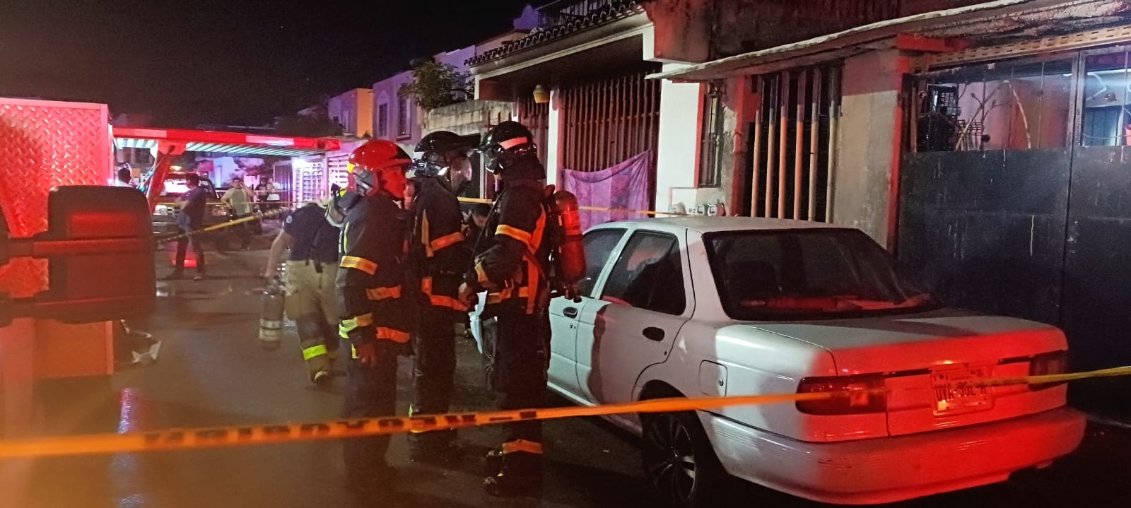 Bomberos llegaron a socorrer el incendio de una vivienda en Playa del Carmen