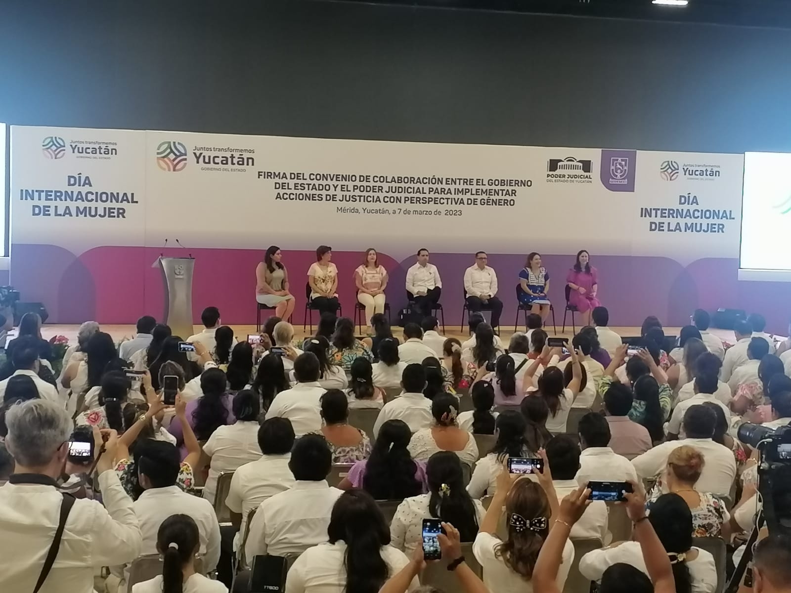 Mauricio Vila firma convenio para tomar acciones con perspectiva de género en Yucatán: EN VIVO