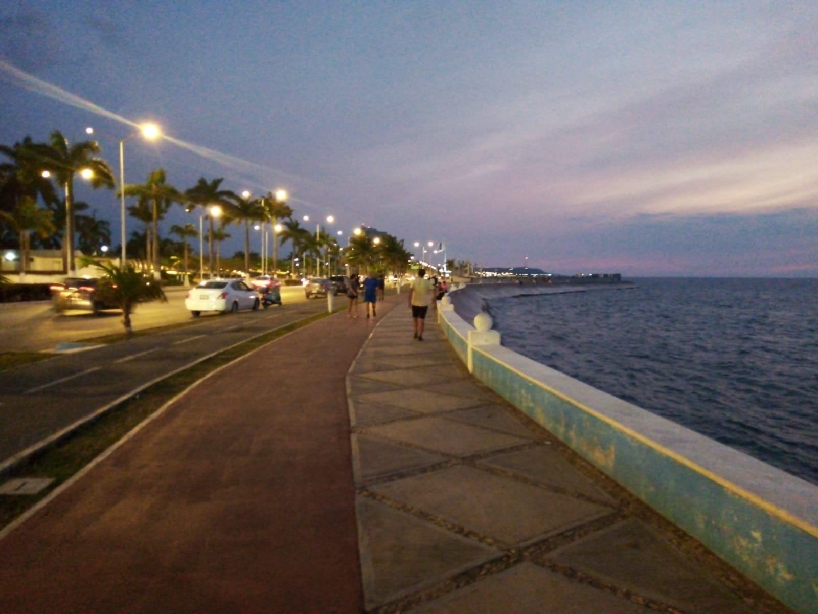 El malecón de Campeche tiene una extensión de 6.3 kilómetros de largo