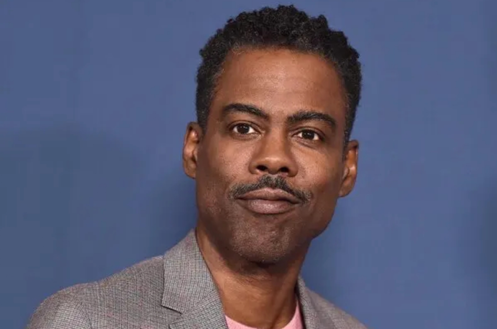 Chris Rock lanza bofetada a Will Smith