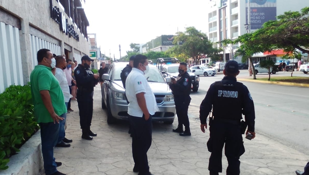 Playa del Carmen: Turistas colombianos y de EU temen agresión de taxistas por usar Uber