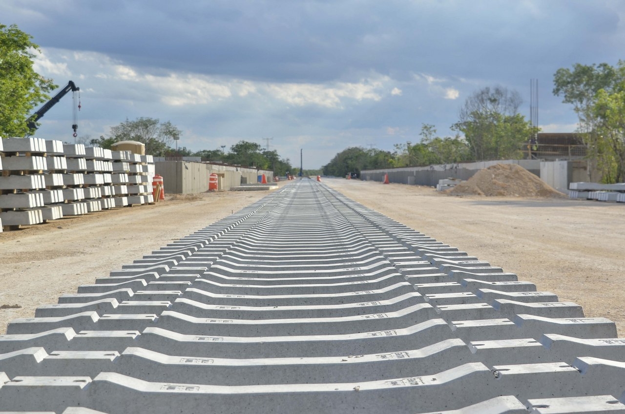 Tren Maya en Quintana Roo: Avanza la descarga del balasto en Puerto Morelos