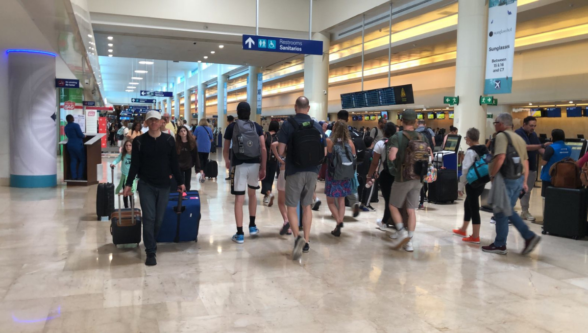 Aeropuerto de Cancún registra gran afluencia de pasajeros en último día de vacaciones: VIDEO