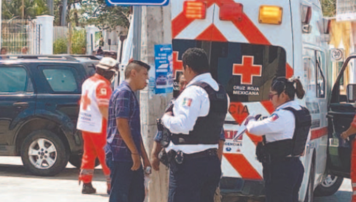 El menor terminó tendido en la carretera en un charco de sangre, debido a las heridas del rostro