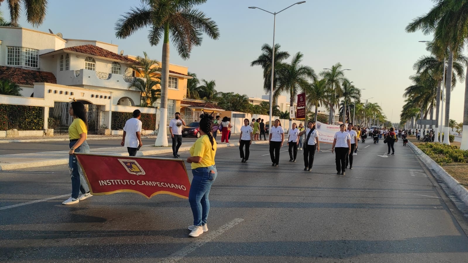 Estudiantes de distintas facultades se unieron a la marcha