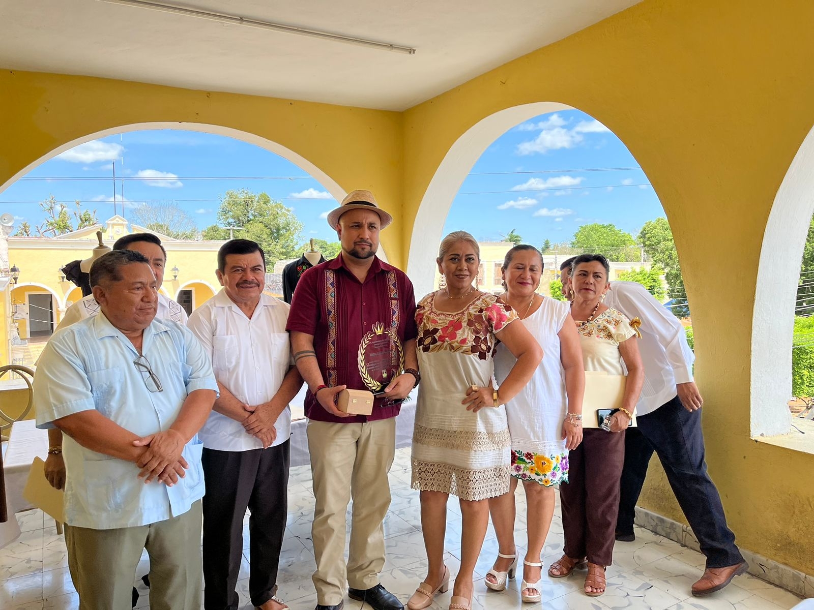 Guayaberas de artesanos de Tekit se expondrán en Las Vegas, Estados Unidos