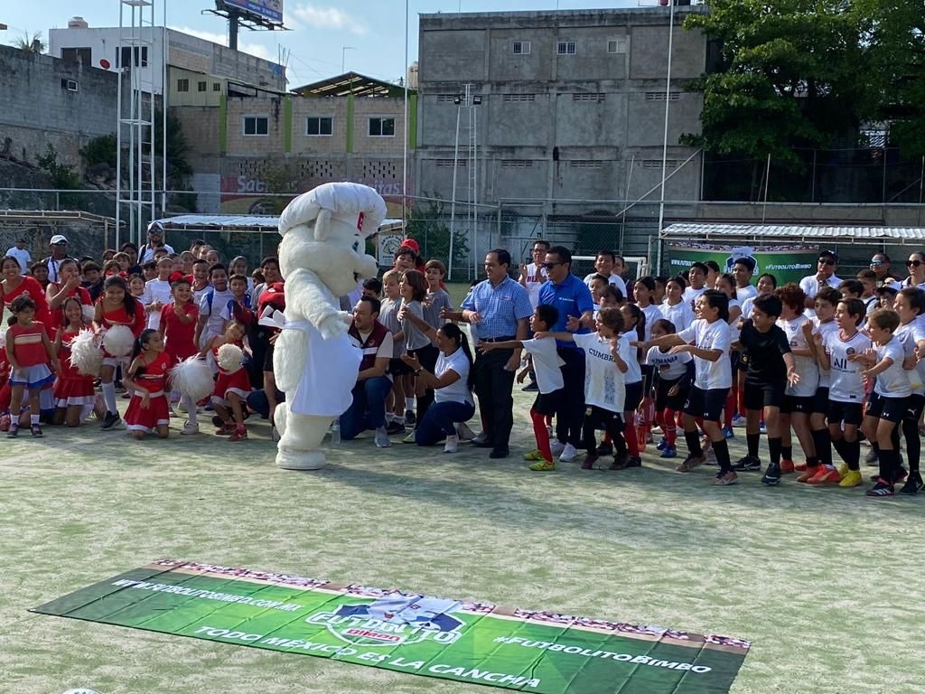 Al final de la competencia se entregarán trofeos al primero, segundo y tercer lugar