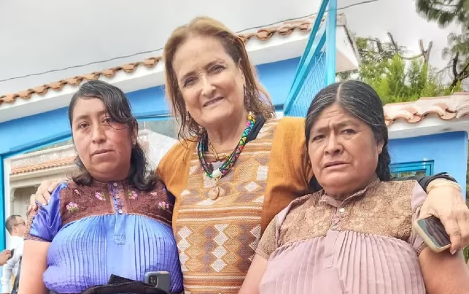 Patricia Armendáriz le grita a indígenas de Chiapas