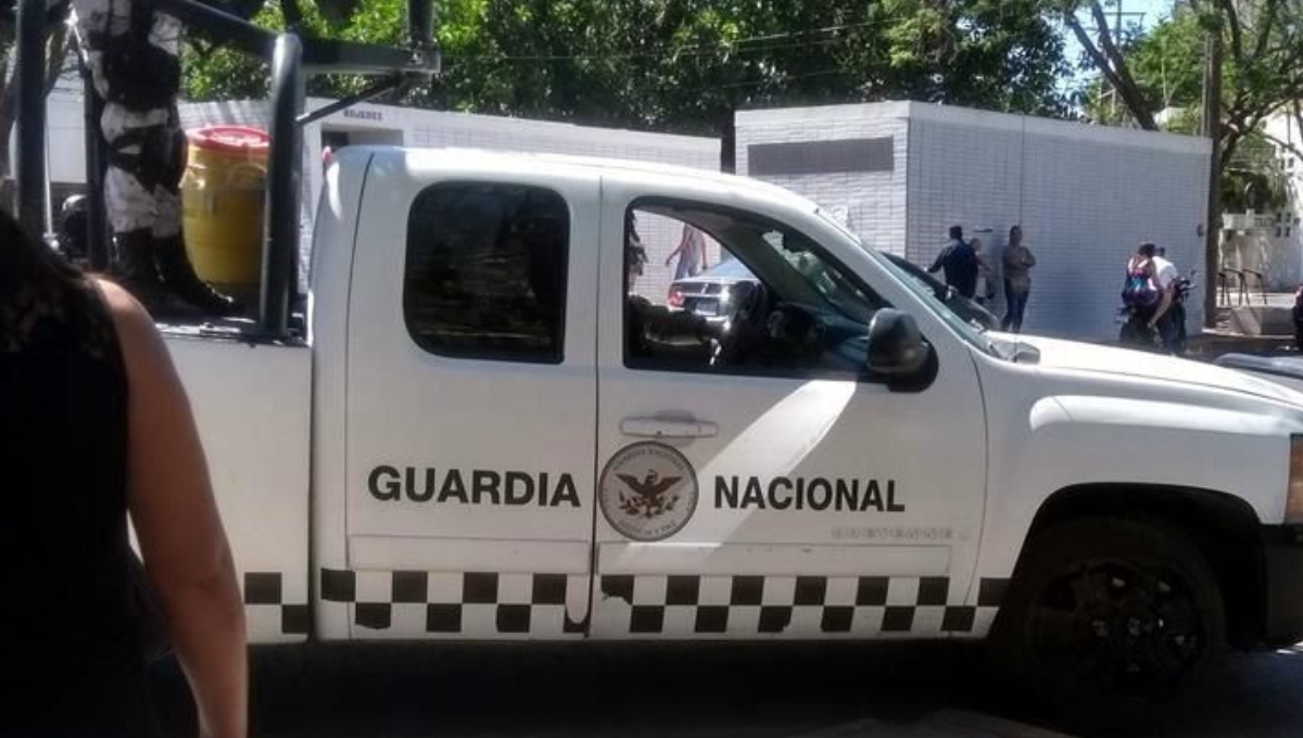 Atropellan a elemento de la Guardia Nacional al caer de una unidad en Campeche