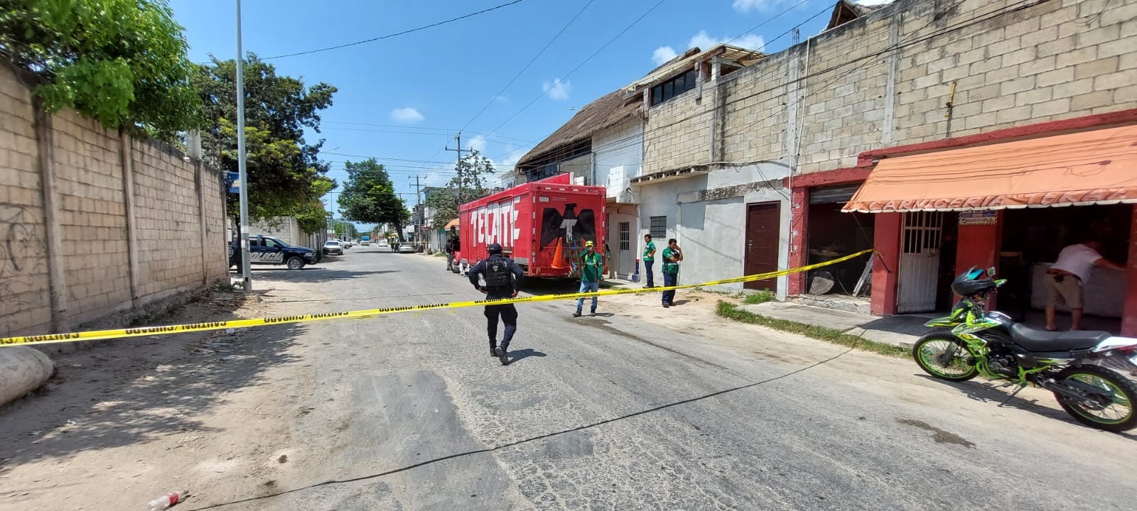 La zona donde ocurrió el asalto fue acordonada en espera de la Policía de Investigación de la Fiscalía General del Estado