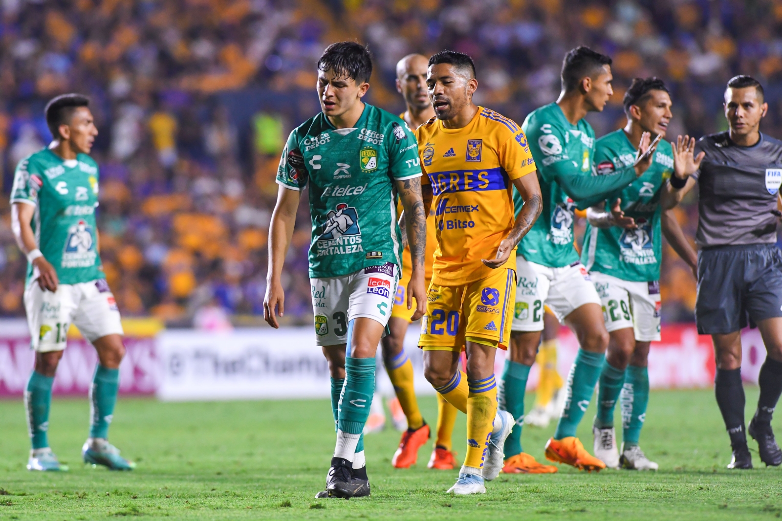 Tigres remonta a León y toma ventaja en la Seminifal de la Concachampions