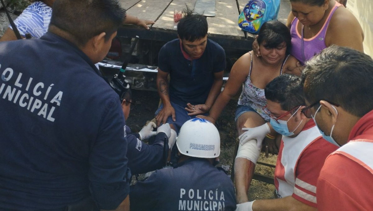 Motociclista se estrella contra una camioneta en Tizimín; hay tres lesionados