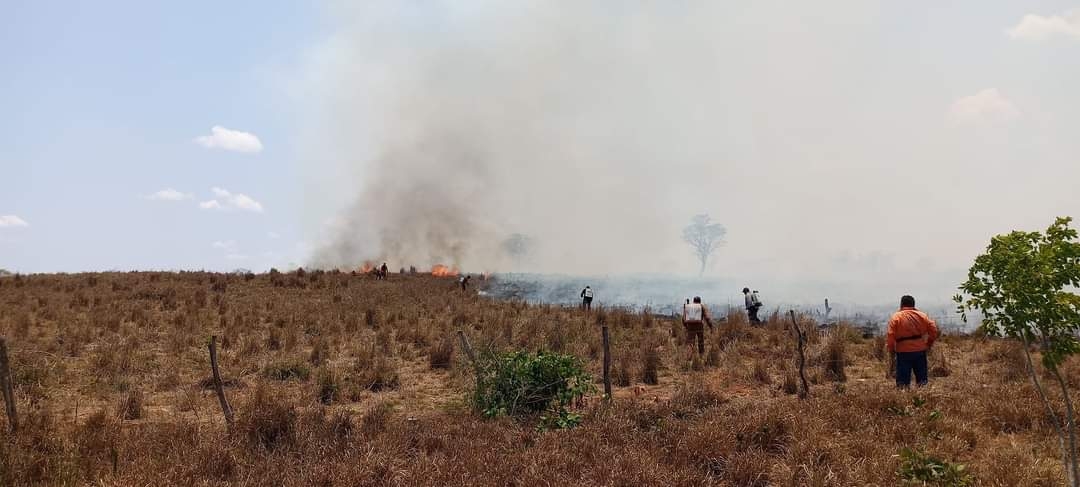 Vecinos de Motul acusan al Alcalde de provocar un incendio; 'no es la primera vez', aseguran