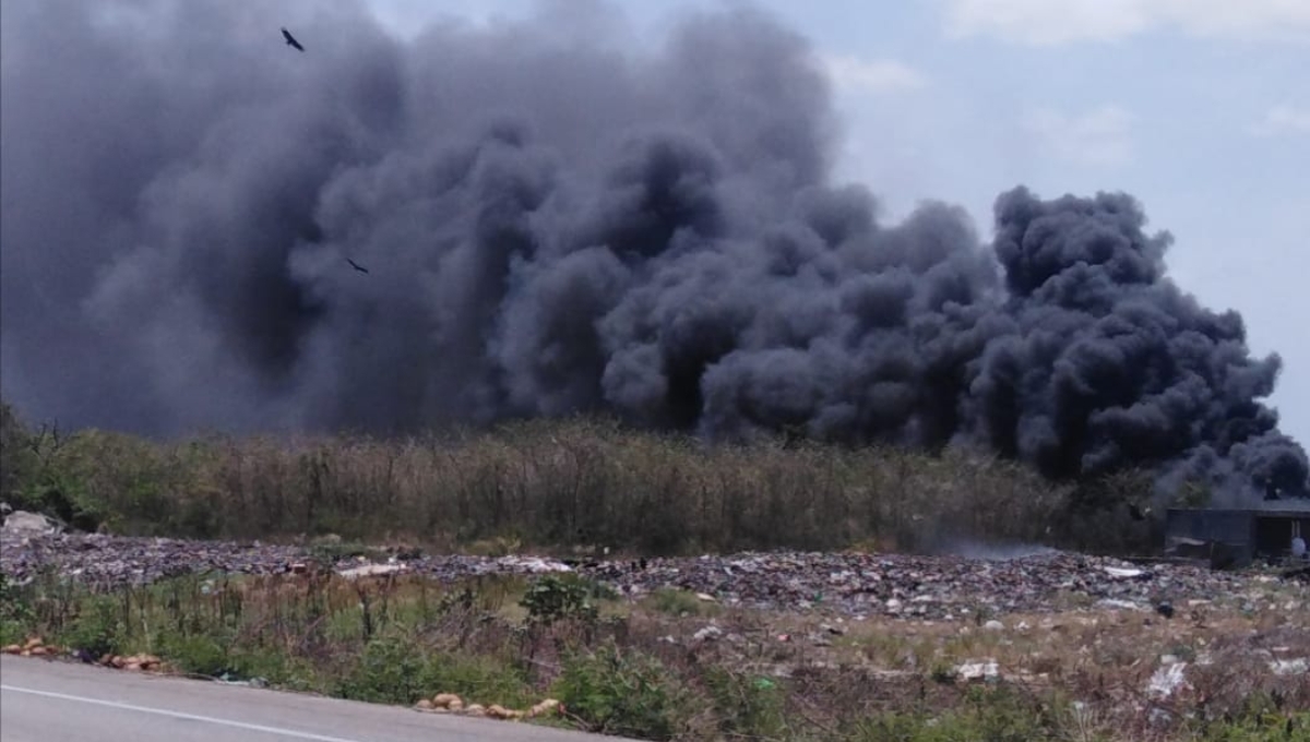 Habitantes aseguran que los incendios en el basurero son provocados por los pepenadores