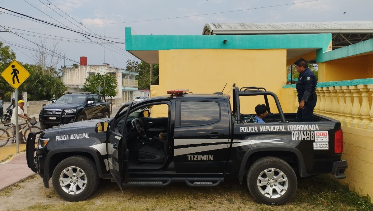 Encuentran a un hombre ebrio durmiendo dentro de una primaria en Tizimín